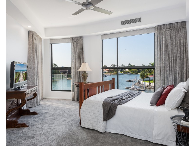 2a Cypress Drive, Broadbeach Waters QLD 4218