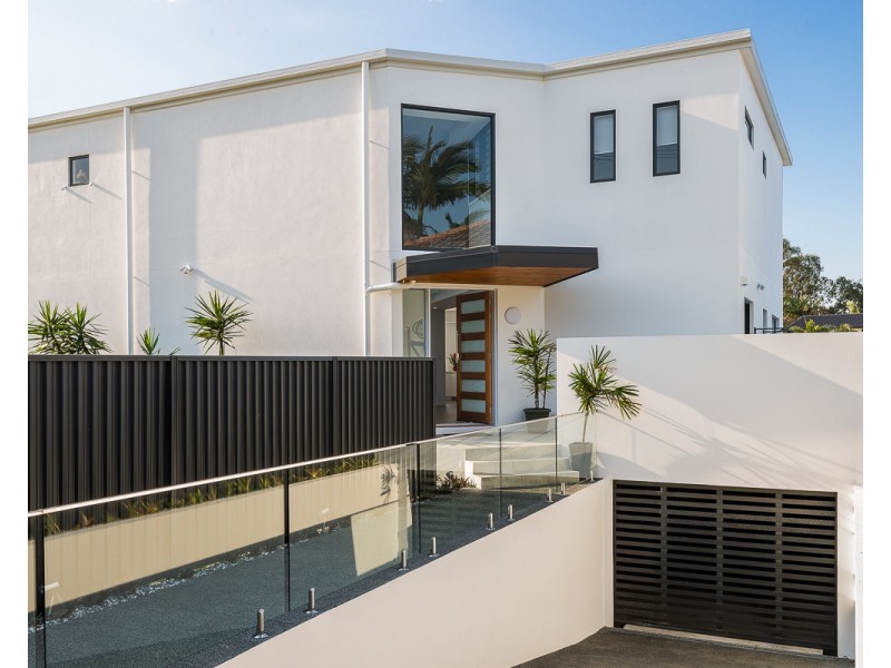 2a Cypress Drive, Broadbeach Waters QLD 4218