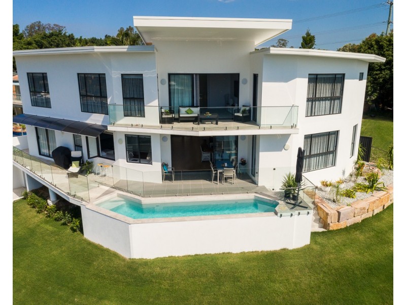 2a Cypress Drive, Broadbeach Waters QLD 4218