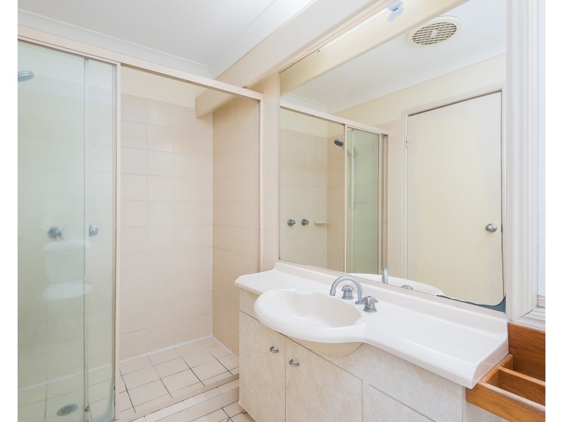 199/215 Cottesloe Drive, Mermaid Waters QLD 4218