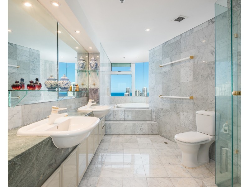 C19-1/75 Brighton Parade, Southport QLD 4215