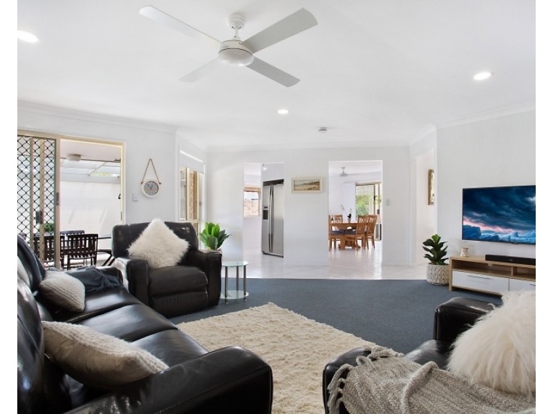 9 Grand Canal Way, Runaway Bay QLD 4216