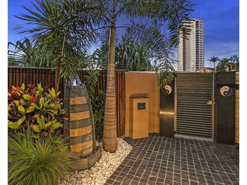 2/2 Cedar Court, Burleigh Heads QLD 4220