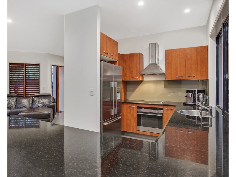 2/2 Cedar Court, Burleigh Heads QLD 4220