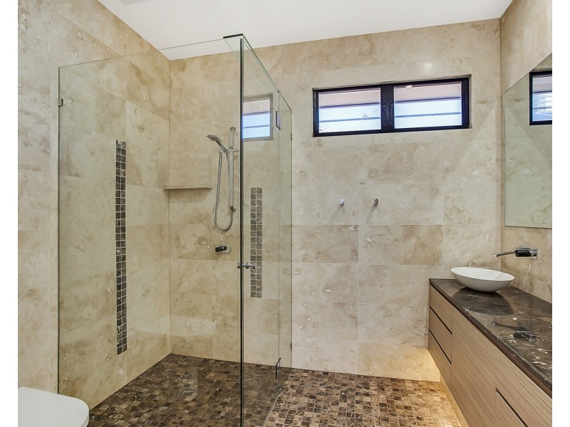 2/2 Cedar Court, Burleigh Heads QLD 4220