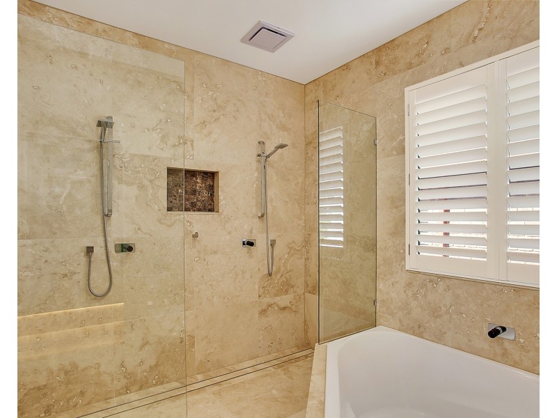 2/2 Cedar Court, Burleigh Heads QLD 4220
