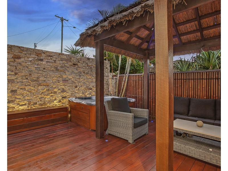 2/2 Cedar Court, Burleigh Heads QLD 4220