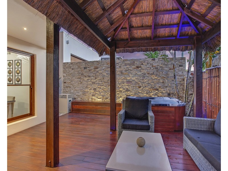 2/2 Cedar Court, Burleigh Heads QLD 4220