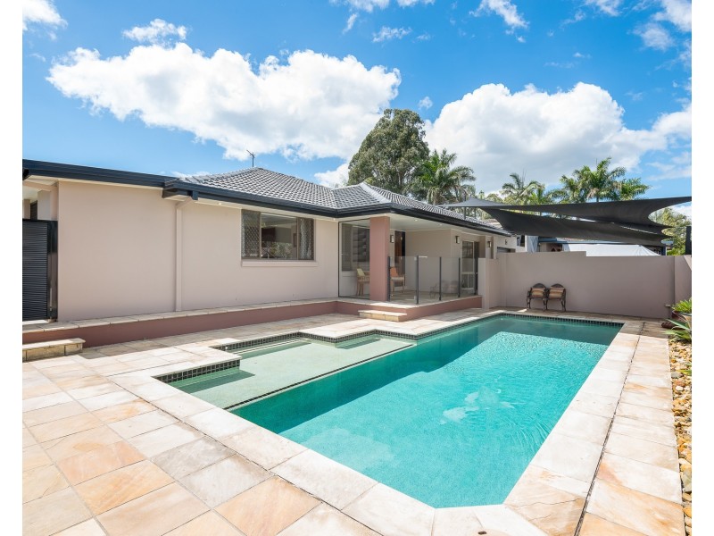 16 Dunlin Drive, Burleigh Waters QLD 4220