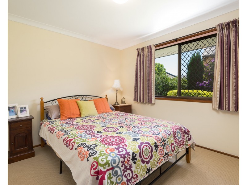 16 Dunlin Drive, Burleigh Waters QLD 4220