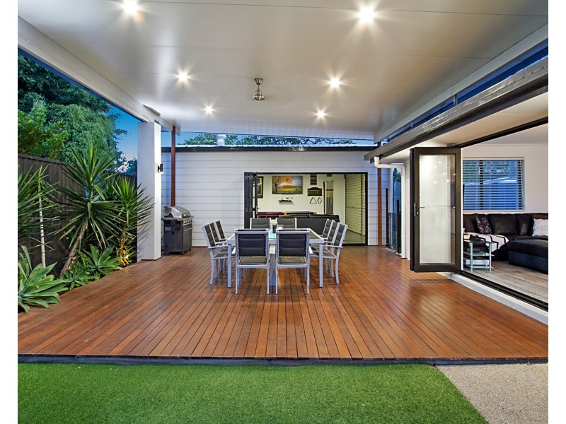 68 Barrier Reef Drive, Mermaid Waters QLD 4218