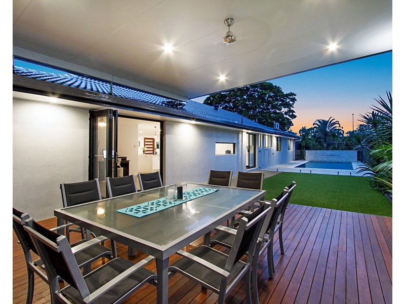 68 Barrier Reef Drive, Mermaid Waters QLD 4218