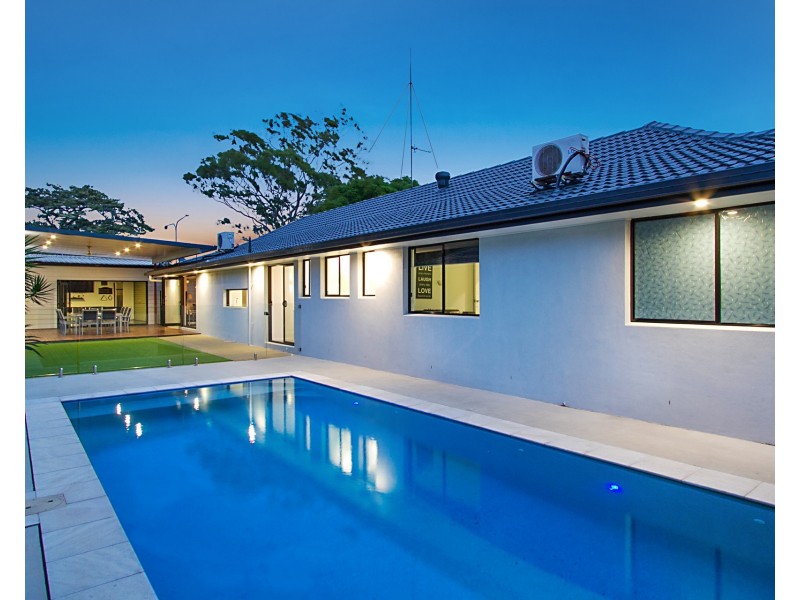 68 Barrier Reef Drive, Mermaid Waters QLD 4218