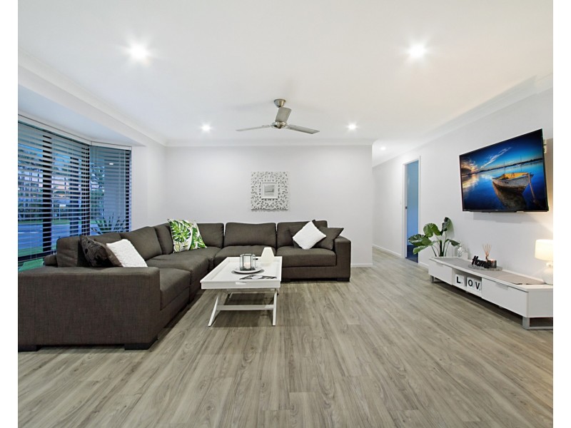 68 Barrier Reef Drive, Mermaid Waters QLD 4218