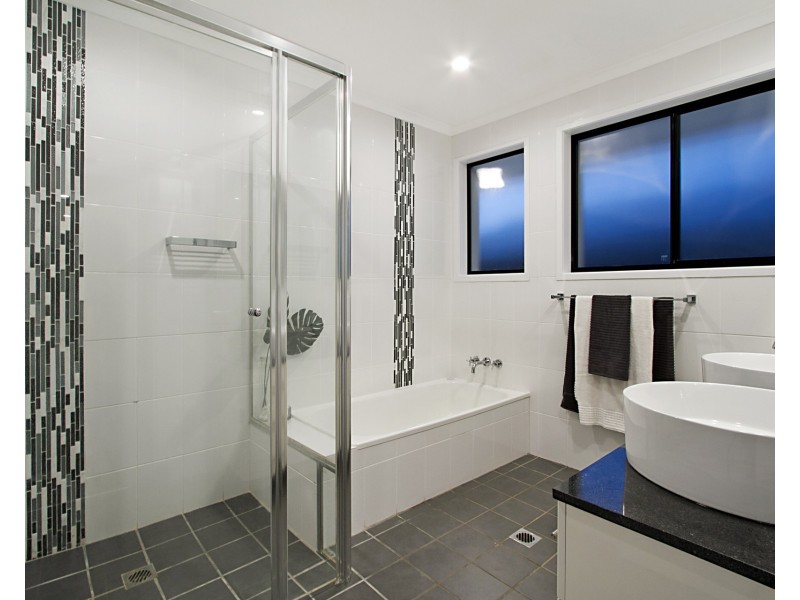 68 Barrier Reef Drive, Mermaid Waters QLD 4218