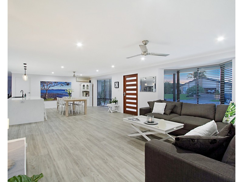 68 Barrier Reef Drive, Mermaid Waters QLD 4218