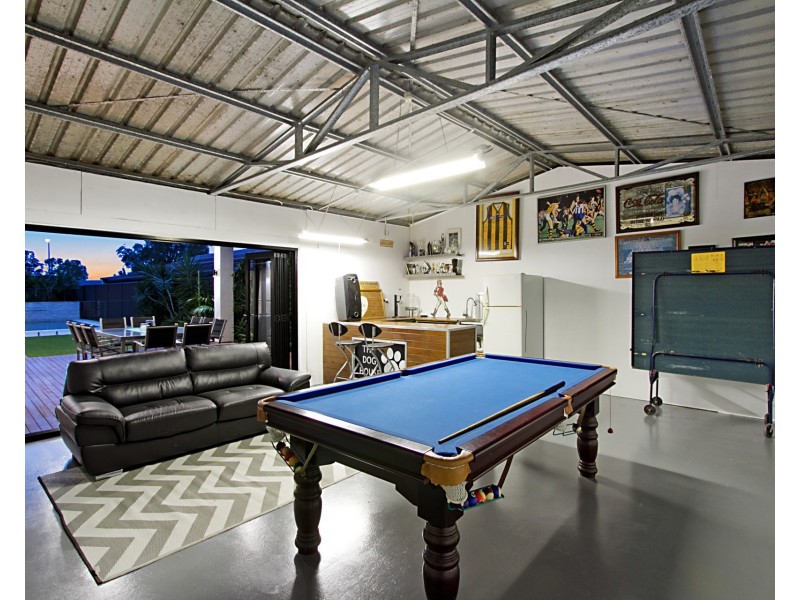 68 Barrier Reef Drive, Mermaid Waters QLD 4218