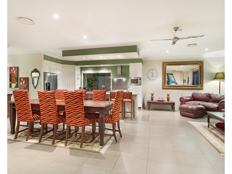6 Molonglo Close, Reedy Creek QLD 4227