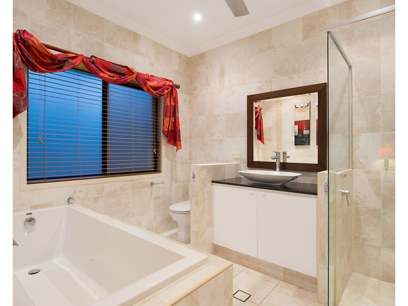 6 Molonglo Close, Reedy Creek QLD 4227