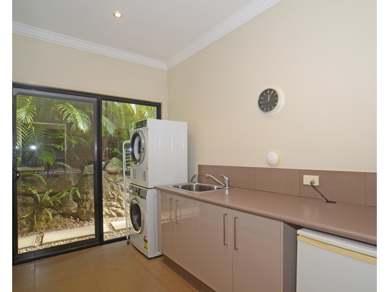 6 Molonglo Close, Reedy Creek QLD 4227