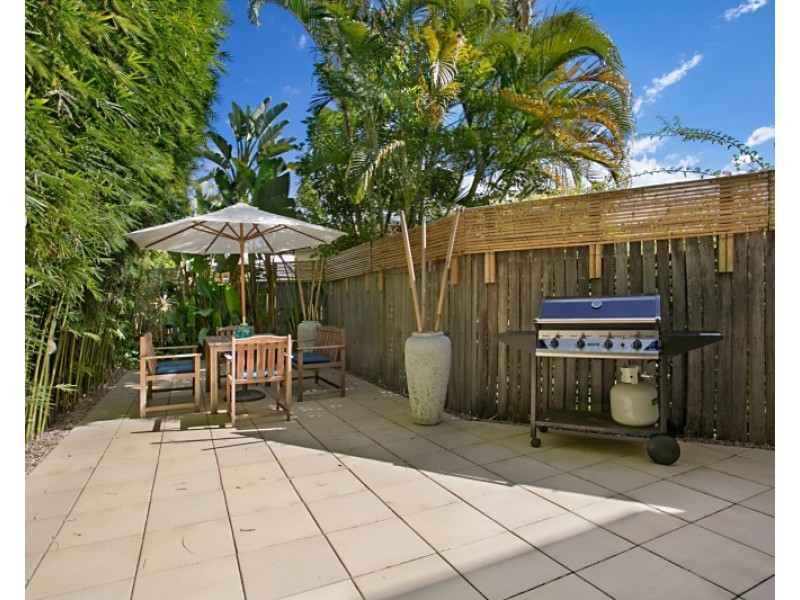 1/38 Pine Avenue, Surfers Paradise QLD 4217