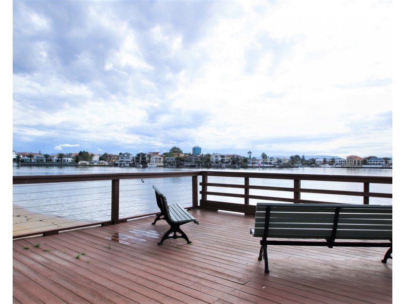 1/38 Pine Avenue, Surfers Paradise QLD 4217