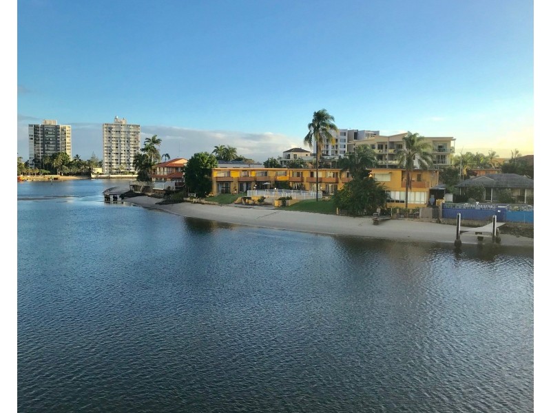 @/29 Tarcoola Crescent, Chevron Island QLD 4217