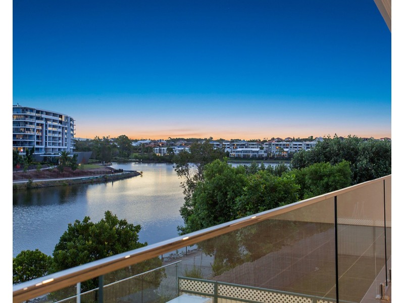 9 Jurien Crescent, Varsity Lakes QLD 4227