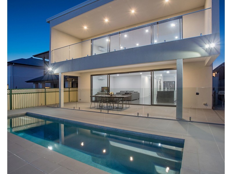 9 Jurien Crescent, Varsity Lakes QLD 4227