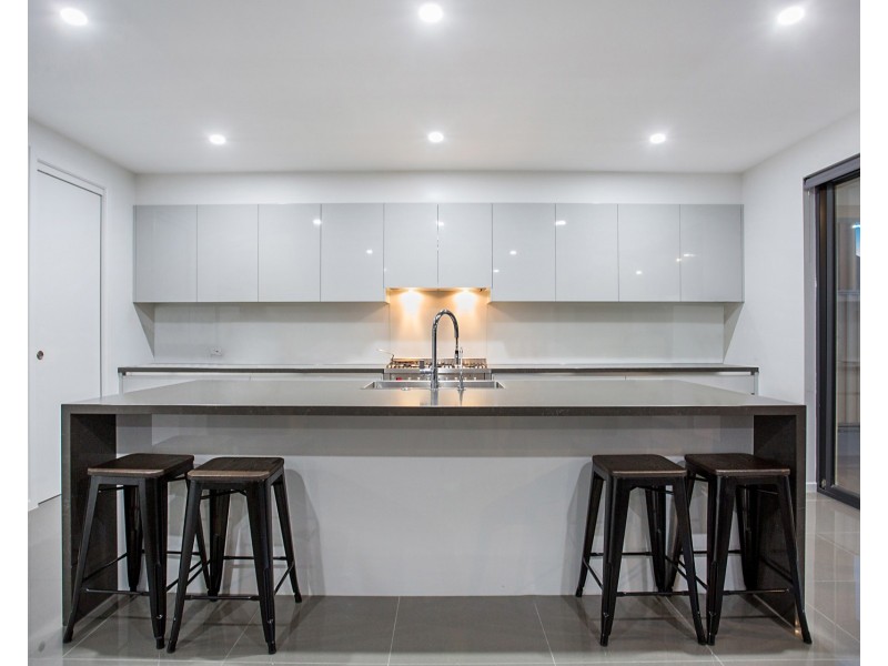 9 Jurien Crescent, Varsity Lakes QLD 4227