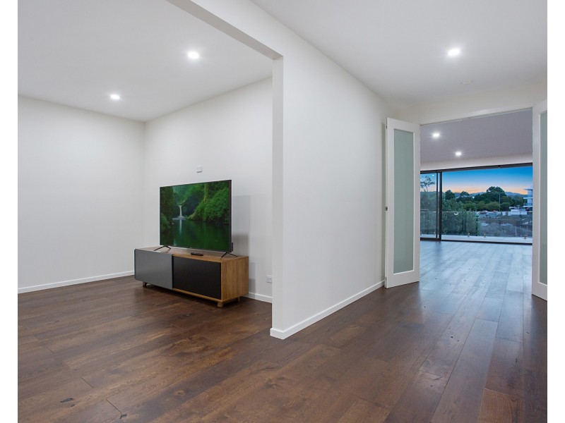 9 Jurien Crescent, Varsity Lakes QLD 4227