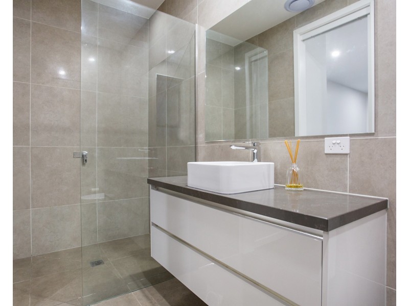 9 Jurien Crescent, Varsity Lakes QLD 4227