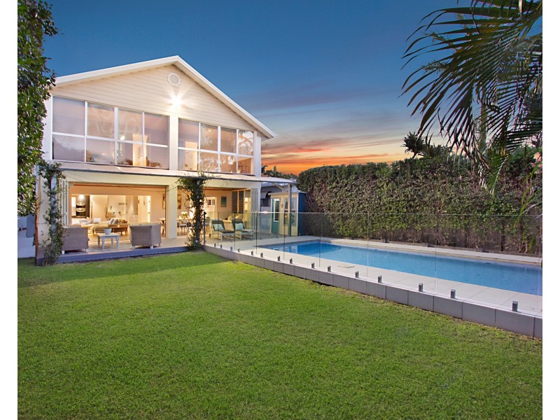 69 Fifth Avenue, Palm Beach QLD 4221