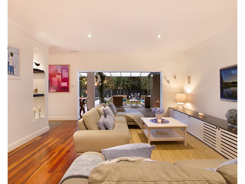 69 Fifth Avenue, Palm Beach QLD 4221