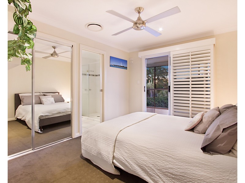 69 Fifth Avenue, Palm Beach QLD 4221