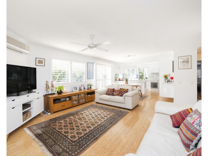 1/117 Petrel Avenue, Mermaid Beach QLD 4218