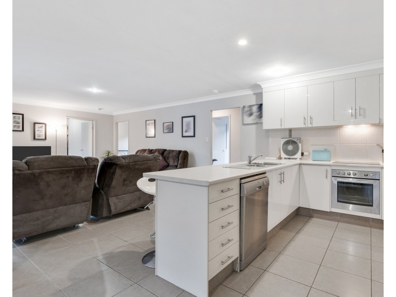 18 Sanctuary Parkway, Waterford QLD 4133