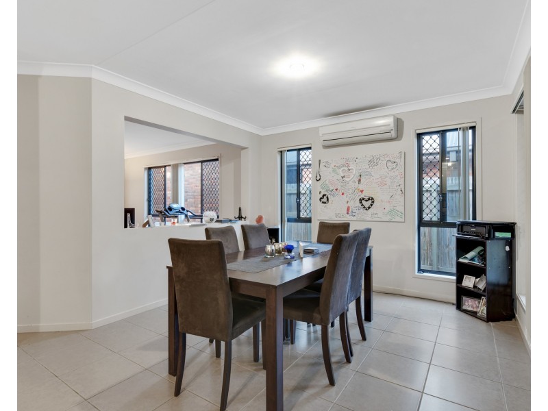 18 Sanctuary Parkway, Waterford QLD 4133