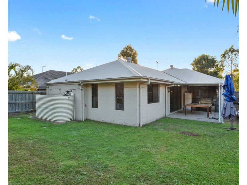 18 Sanctuary Parkway, Waterford QLD 4133