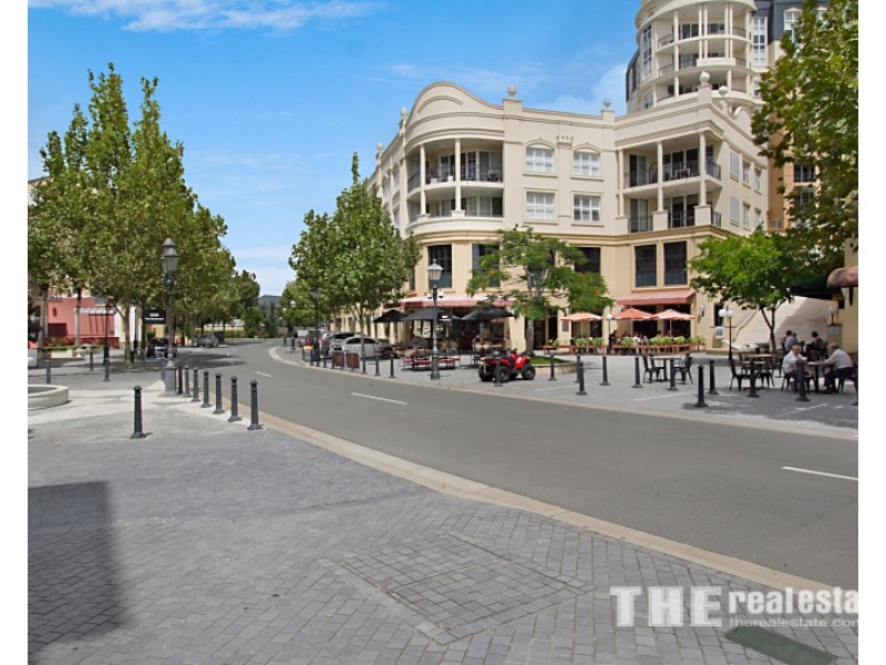 30/3028 The Boulevard, Carrara QLD 4211