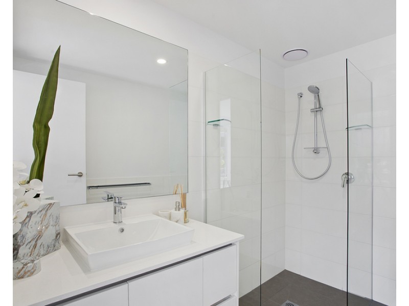 4105/1 Waterford Court, Bundall QLD 4217