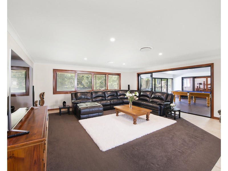 10 Larch Street, Tallebudgera QLD 4228