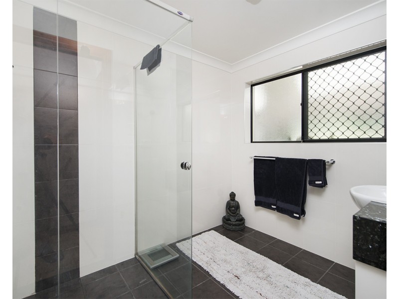 10 Larch Street, Tallebudgera QLD 4228