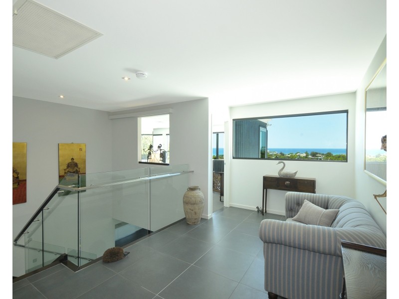 53 Crest Drive, Currumbin QLD 4223