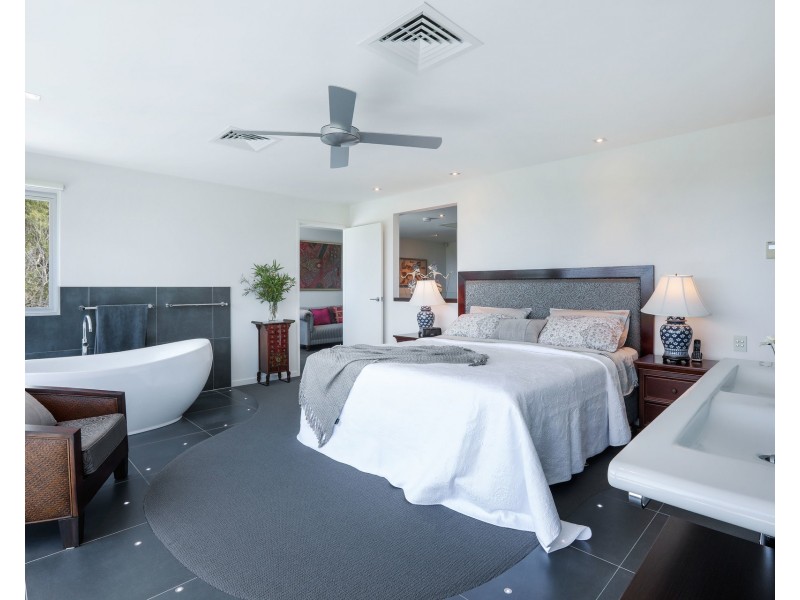 53 Crest Drive, Currumbin QLD 4223