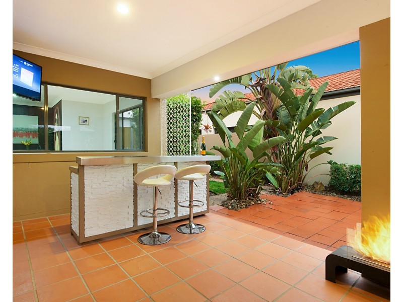554 Oyster Cove Promenade, Helensvale QLD 4212