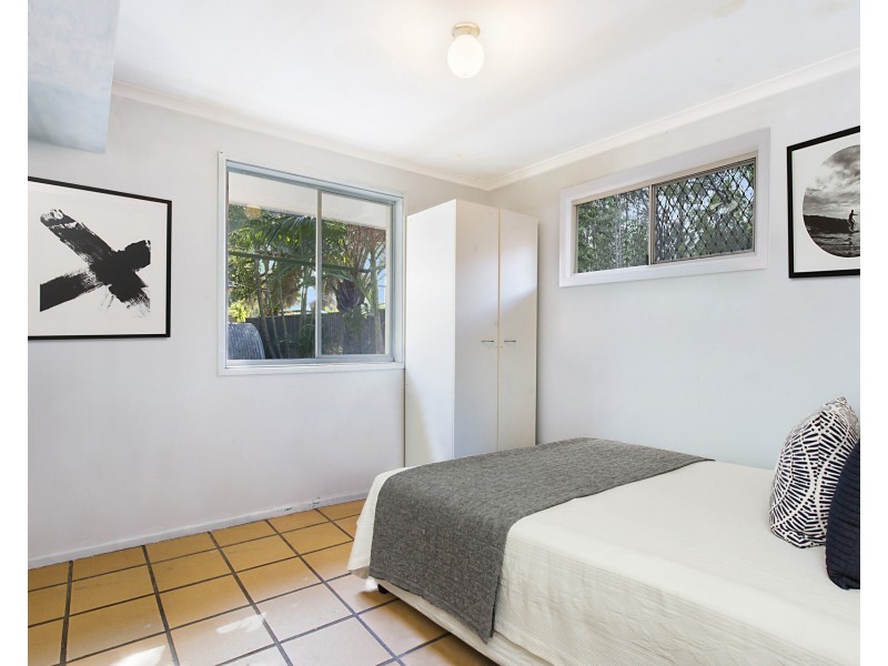 35 Dawn Parade, Miami QLD 4220