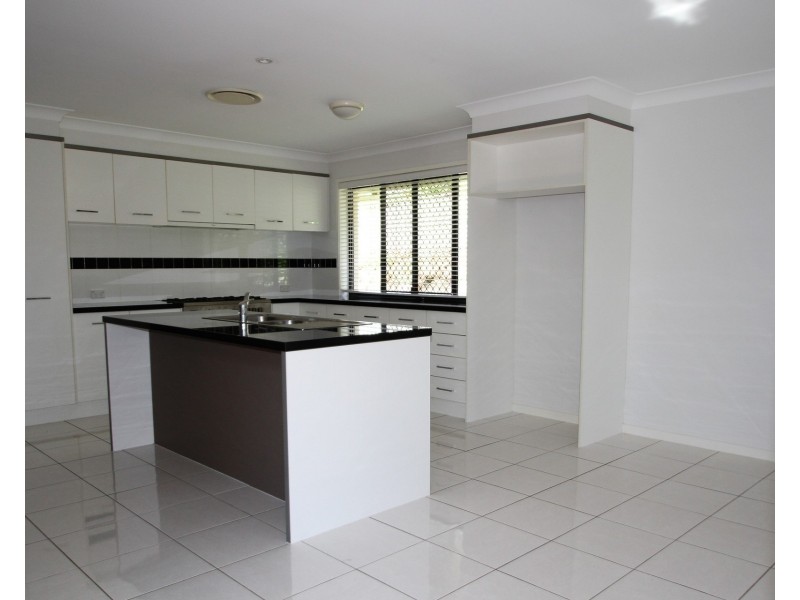 27 Hewson Court, Mudgeeraba QLD 4213