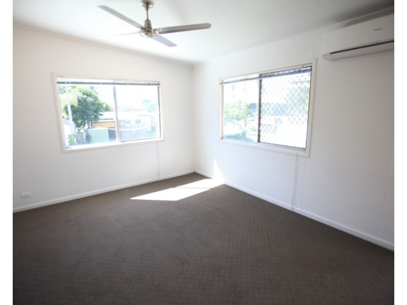 2/31 Sunshine Parade, Miami QLD 4220