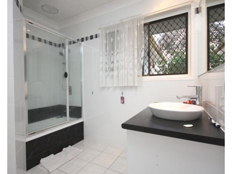 6 Cabarita Street, Biggera Waters QLD 4216